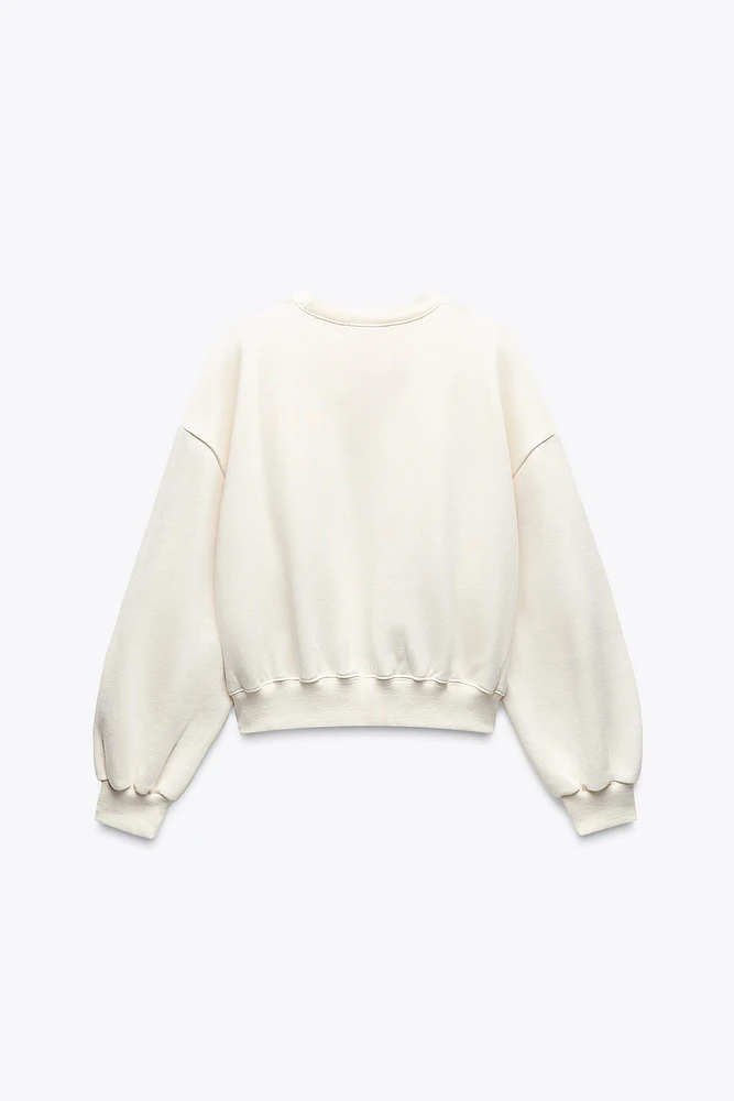 BASIC PLUSH SWEATSHIRT
