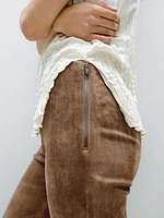 Pantalon flare en cuir finition daim