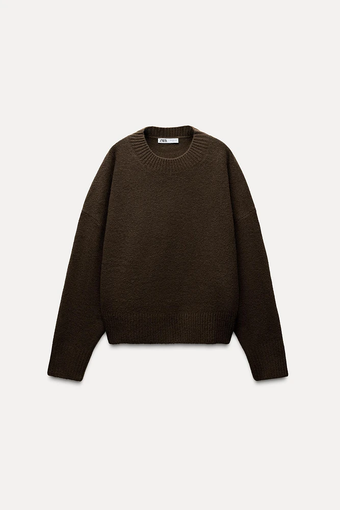 BASIC SOFT KNIT SWEATER