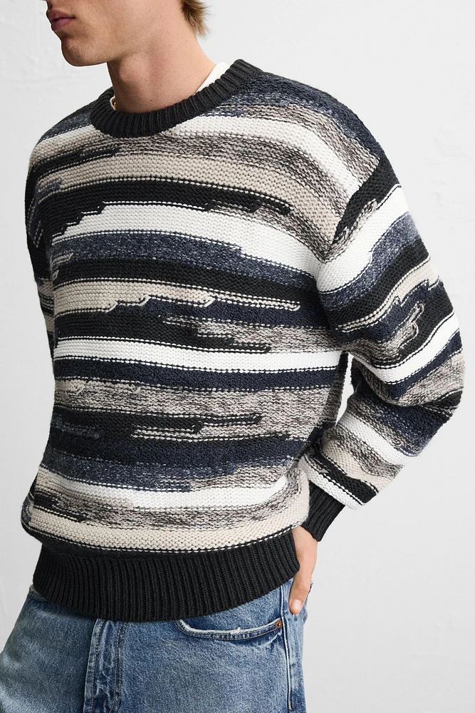 PULL EN JACQUARD GÉOMÉTRIQUE