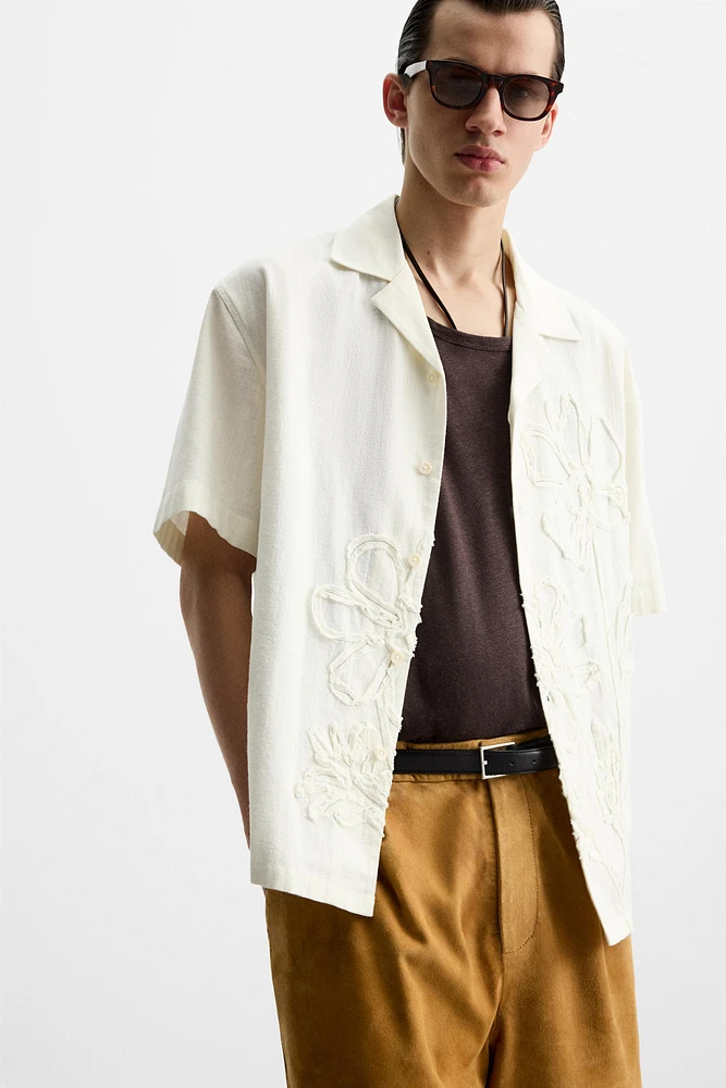 CHEMISE À COUPE DÉCONTRACTÉE