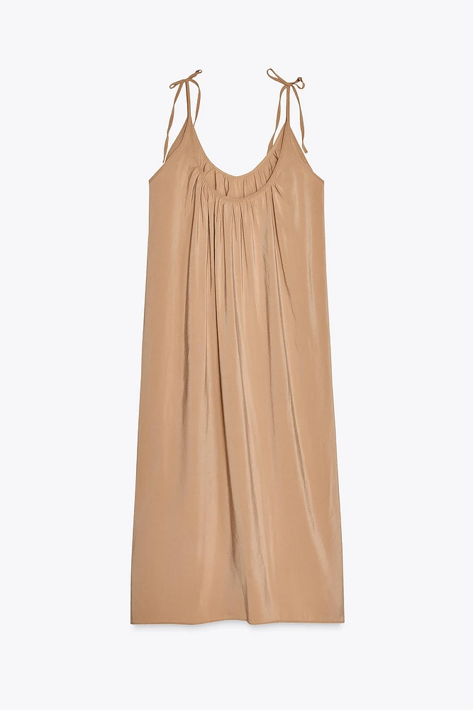 FLOWY MIDI DRESS