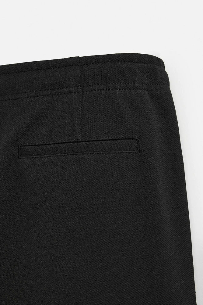 TEXTURED COMFORT SHORTS