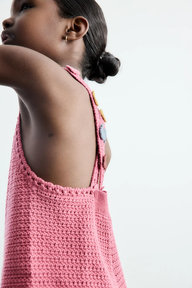 SALOPETTE COURTE EN MAILLE CROCHET FLEURS
