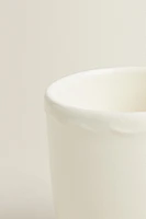 EARTHENWARE MUG WITH A RAISED-DESIGN EDGE