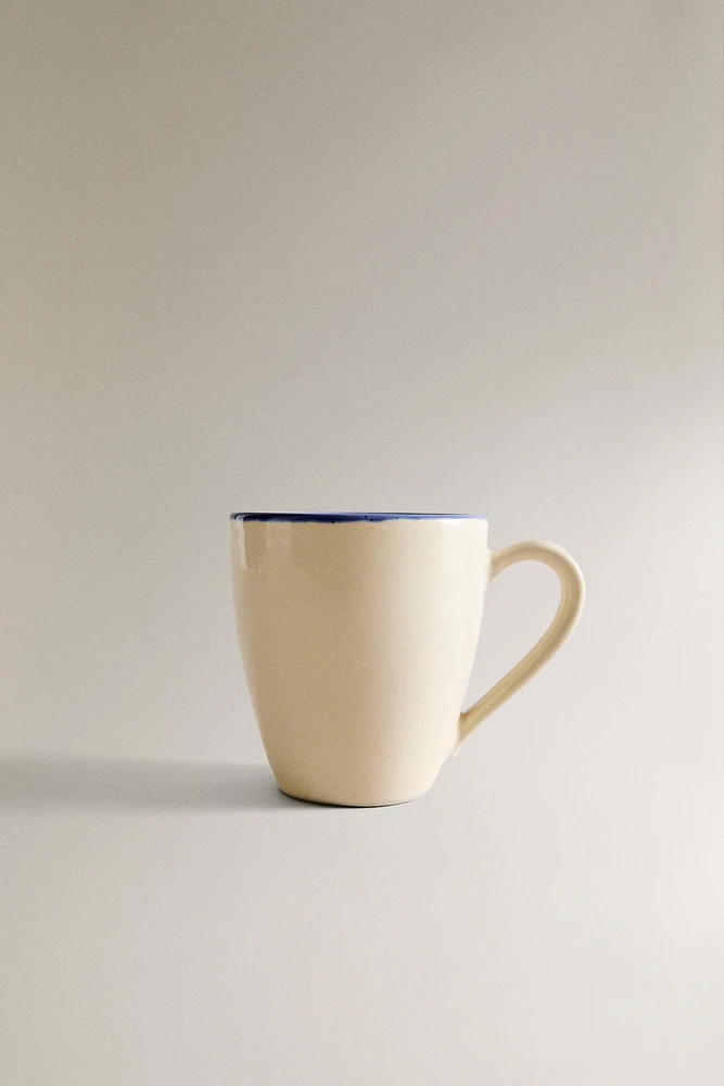 STONEWARE MUG WITH RIM DETAIL