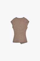 TEXTURED CLASP TOP