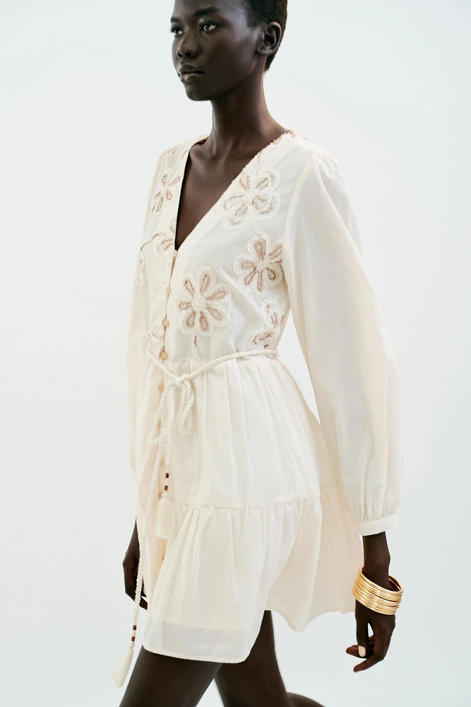 ROBE STRUCTURE BRODERIES