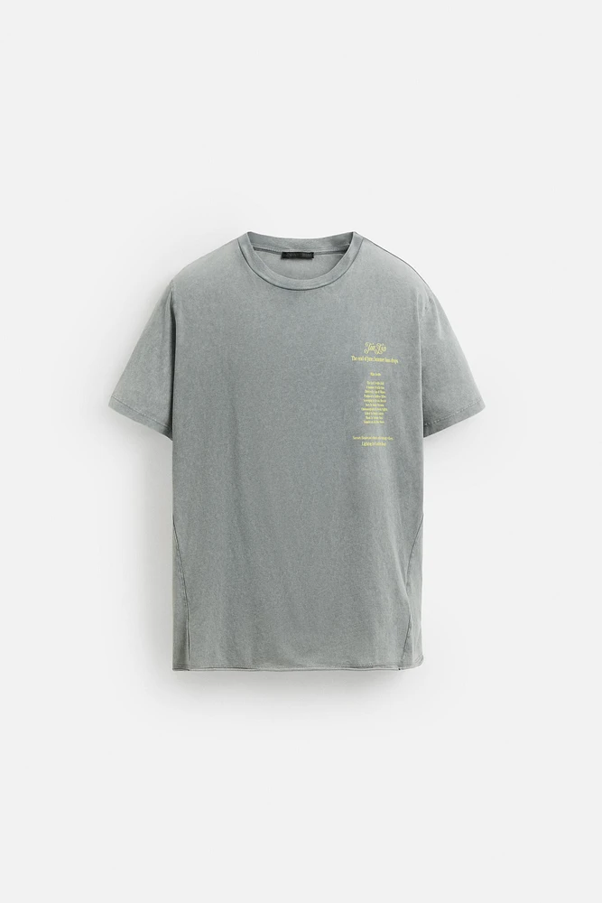 T-SHIRT IMPRIMÉ EN MATIÈRES VARIÉES