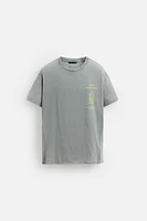T-SHIRT IMPRIMÉ EN MATIÈRES VARIÉES
