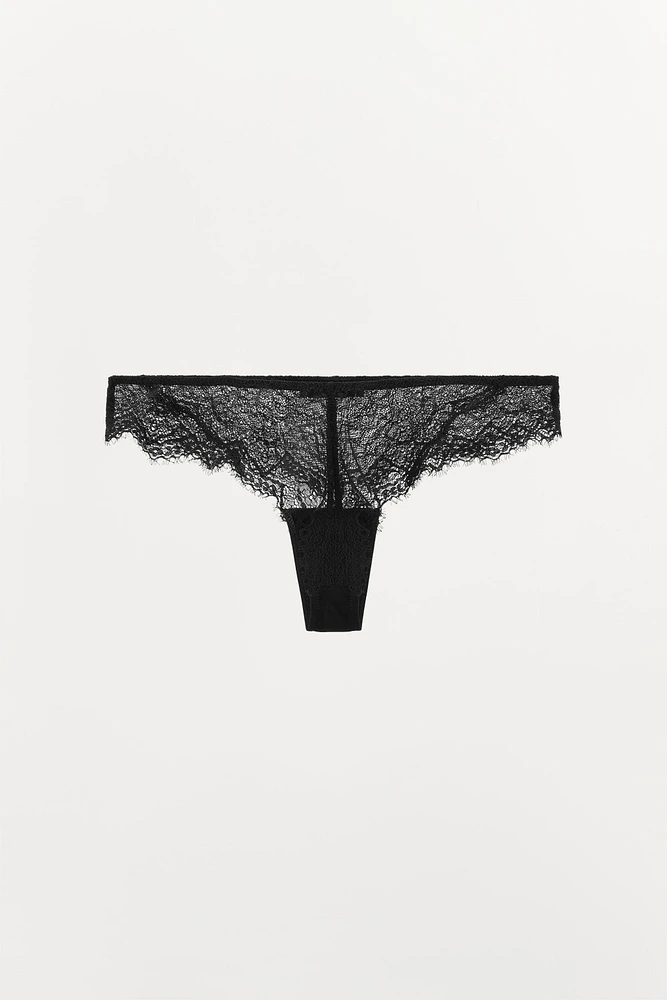 LACE PANTIES