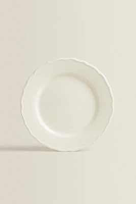 EARTHENWARE DINNER DISH WITH RAISED-DESIGN EDGE