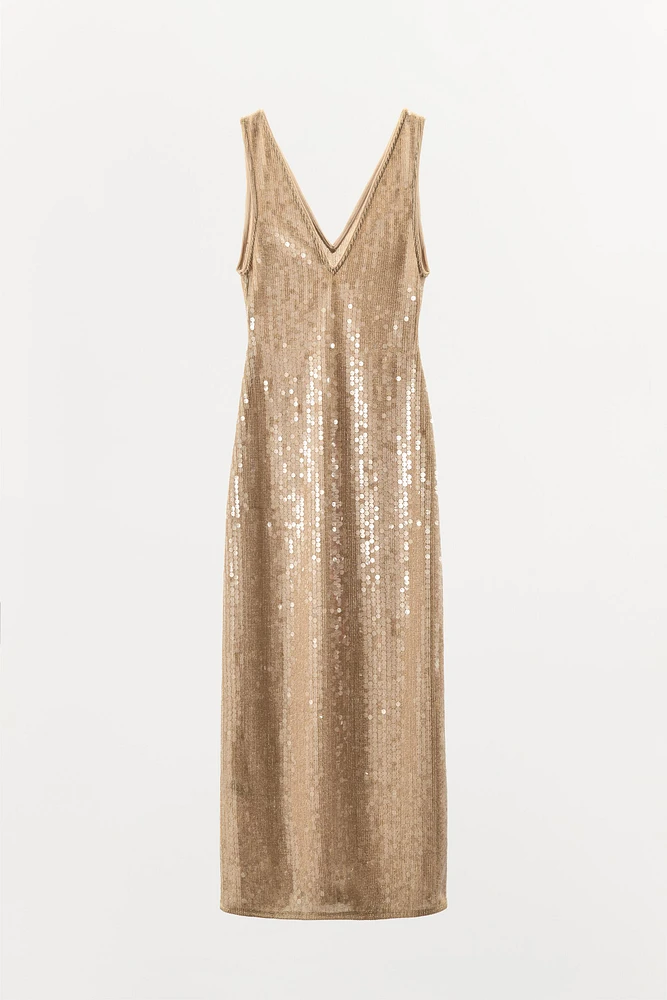 ROBE À FIL MÉTALLISÉ ET SEQUINS