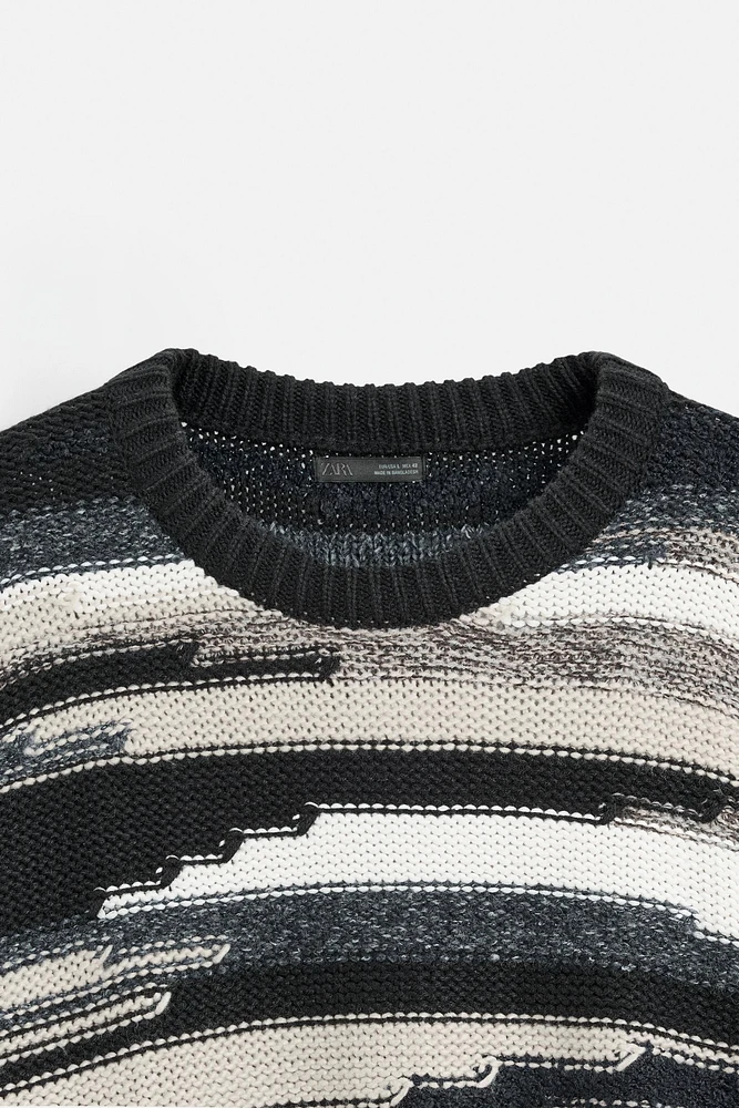 PULL EN JACQUARD GÉOMÉTRIQUE