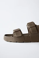 SANDALES DE BAIN