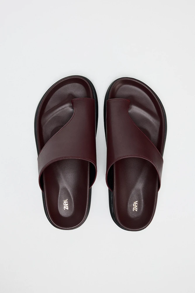 FLAT LEATHER SANDALS