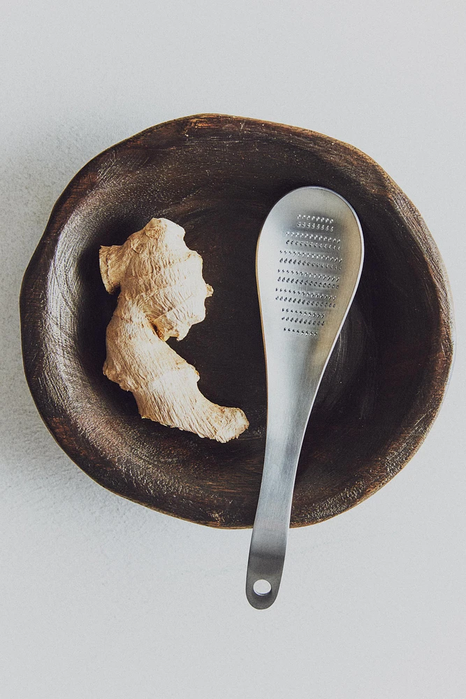 STEEL GINGERBREAD GRATER