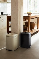 SMALL KITCHEN TRASH CAN