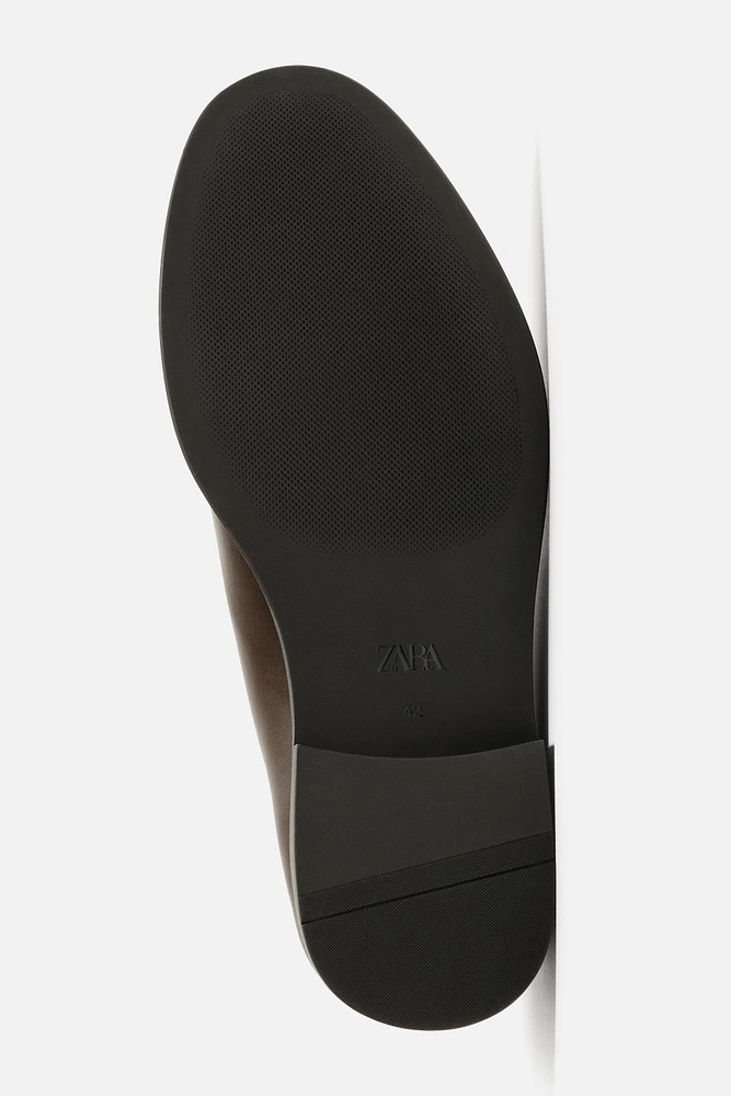 CHAUSSURES EN CUIR CHIC