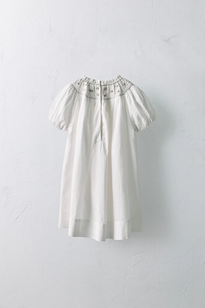 ANS/ ROBE FLEURS BRODÉES ÉDITION LIMITÉE