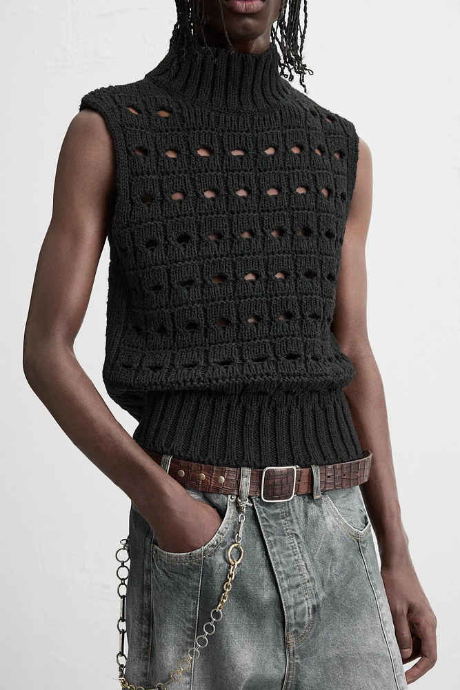 TEXTURED KNIT VEST LIMITED EDITION