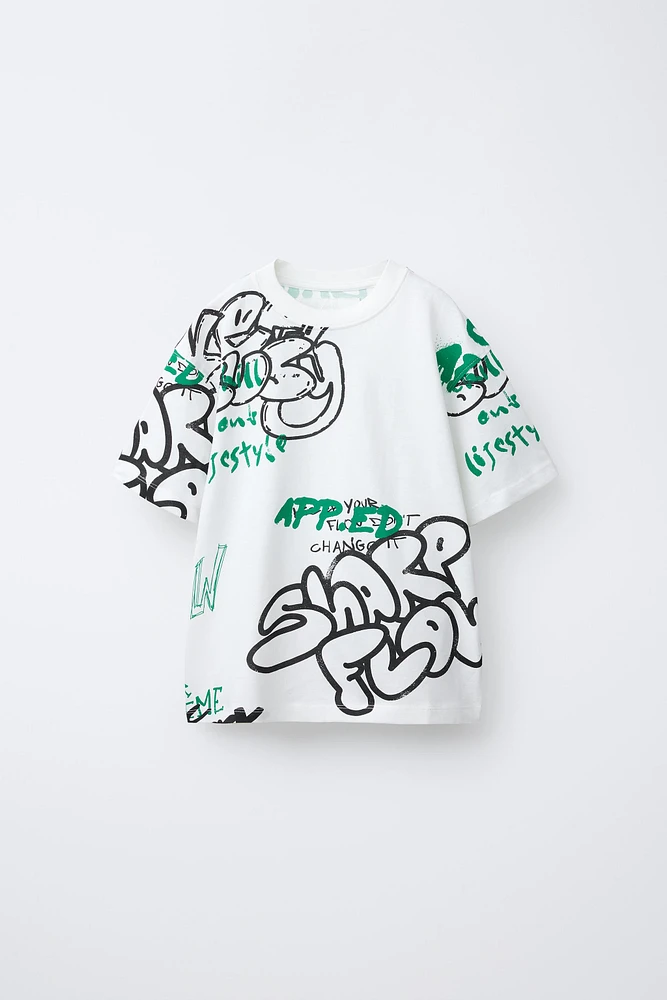 T-SHIRT À IMPRIMÉ GRAFFITI