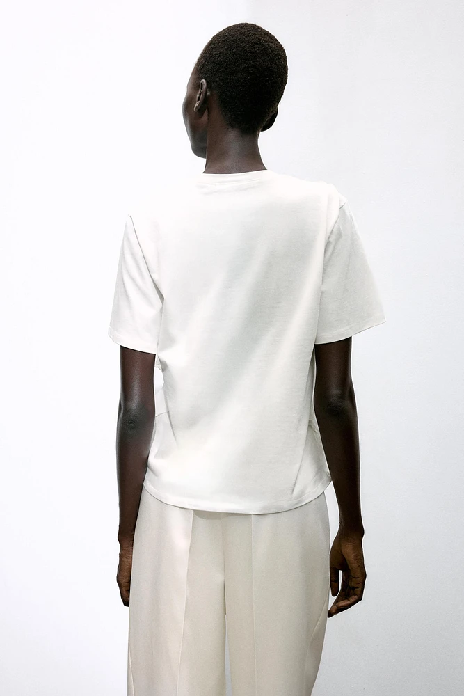RUFFLE T-SHIRT