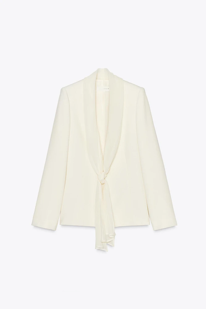 KNOTTED LAPEL BLAZER