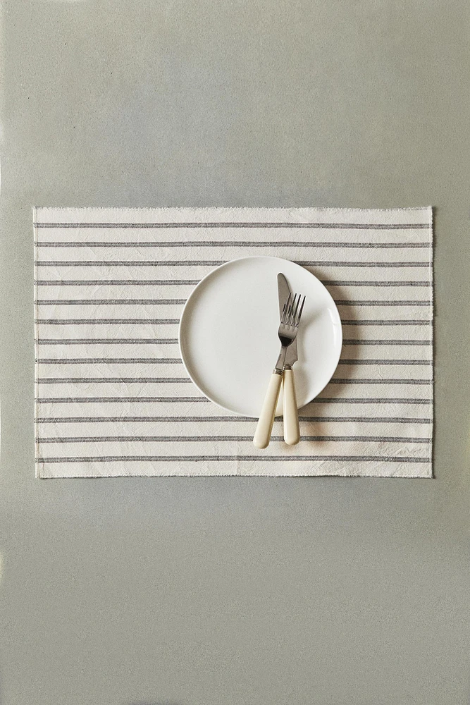 DYED THREAD STRIPED PLACEMAT