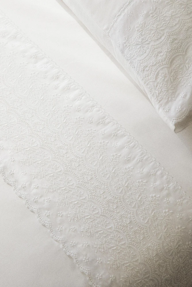 DRAP DE DESSUS BRODÉ