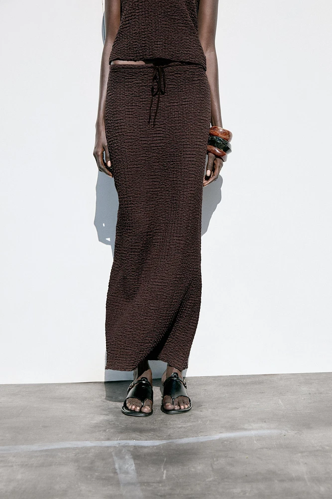 TEXTURED LONG SKIRT
