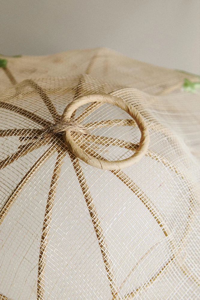 EMBROIDERED SISAL MESH DOME