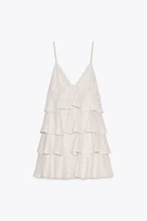 ROBE COURTE À VOLANTS