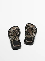 Toe divider print sandals