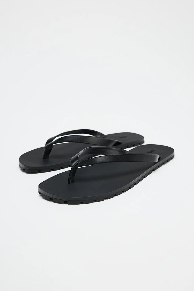 LEATHER SANDALS WITH RUBBER SOLE