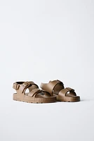 SANDALES DE BAIN