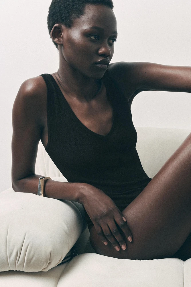 BODY EN MAILLE PLISSÉE