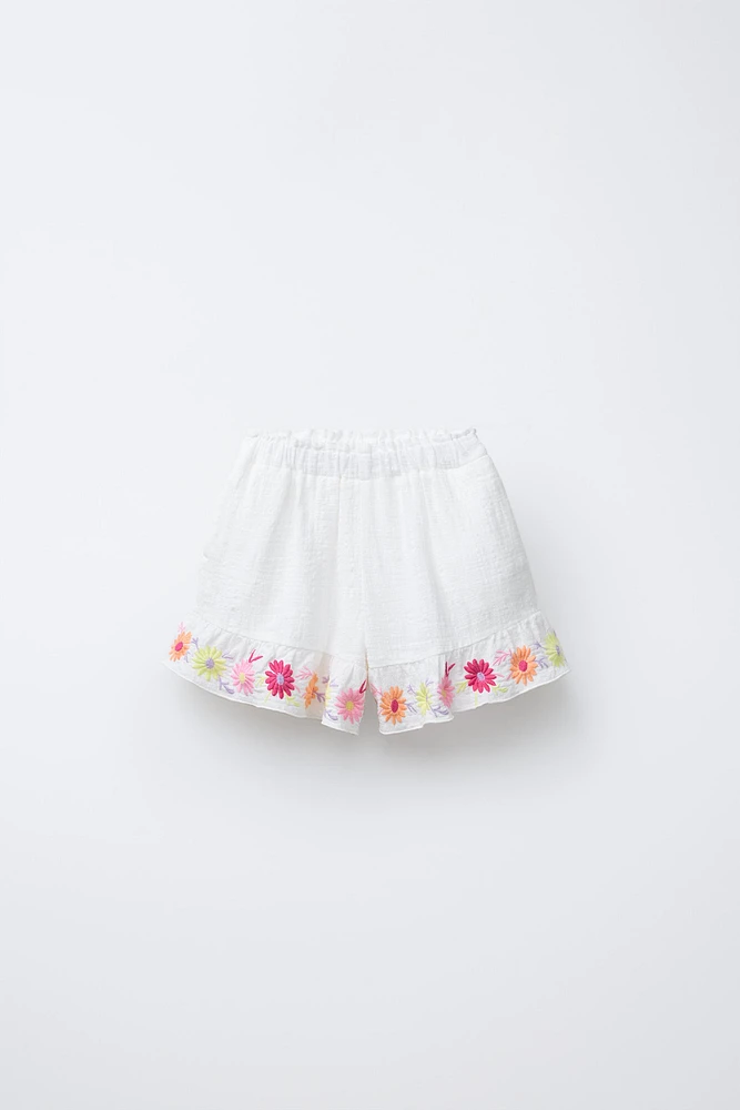 EMBROIDERED FLORAL SHORTS