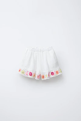 EMBROIDERED FLORAL SHORTS