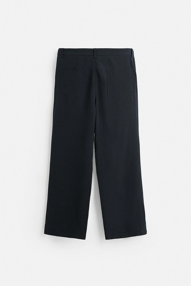 PANTALON COUPE DÉCONTRACTÉE À PLIS