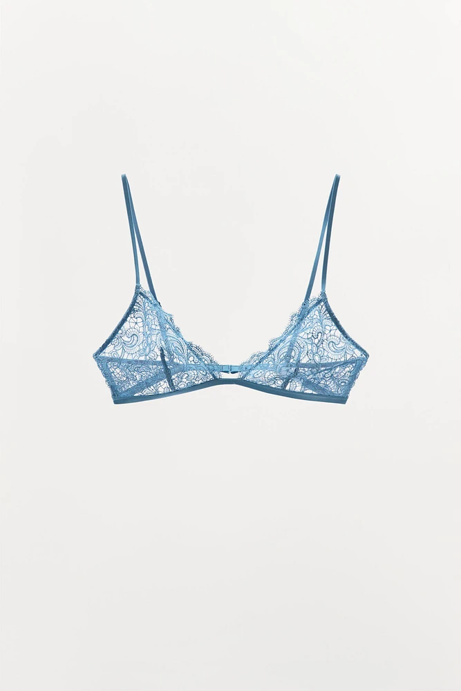 BRALETTE TRIANGLE EN DENTELLE