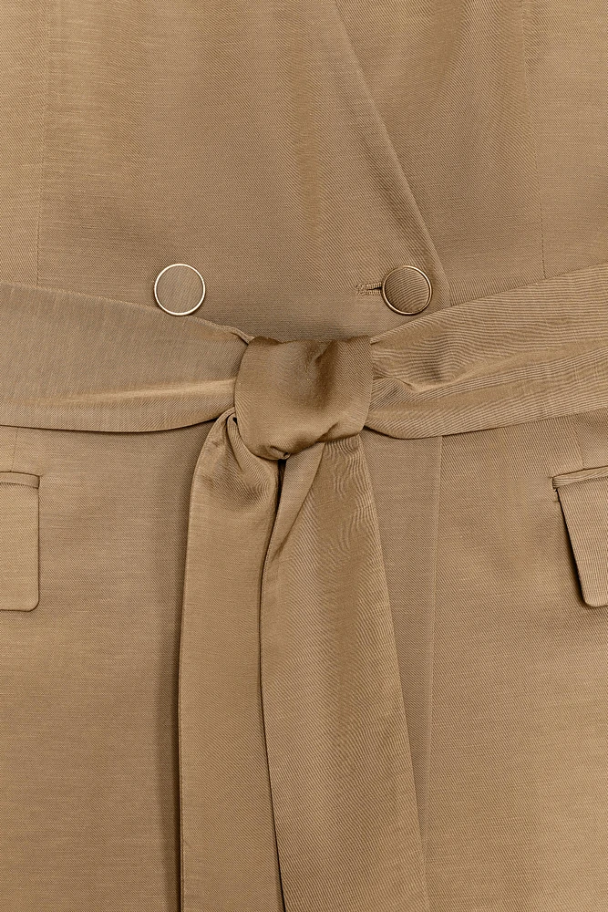 BELTED BLAZER WITH SHOULDER PADS