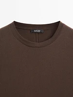 Short sleeve T-shirt with topstitching detail