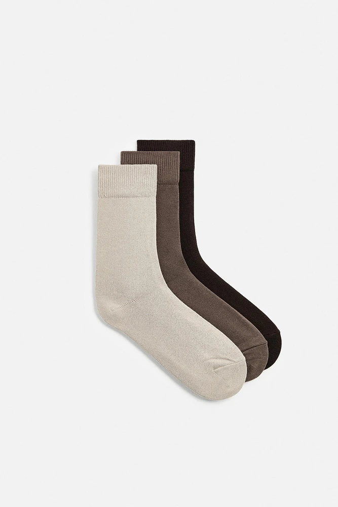 3-PACK OF MATCHING SOCKS