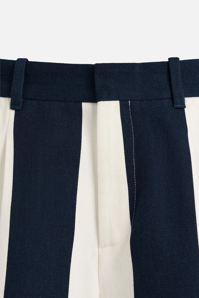 PLEATED STRIPED SHORTS