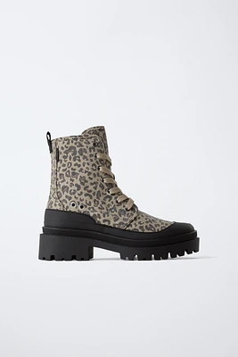 BOTTINES EN TISSU ANIMAL PRINT