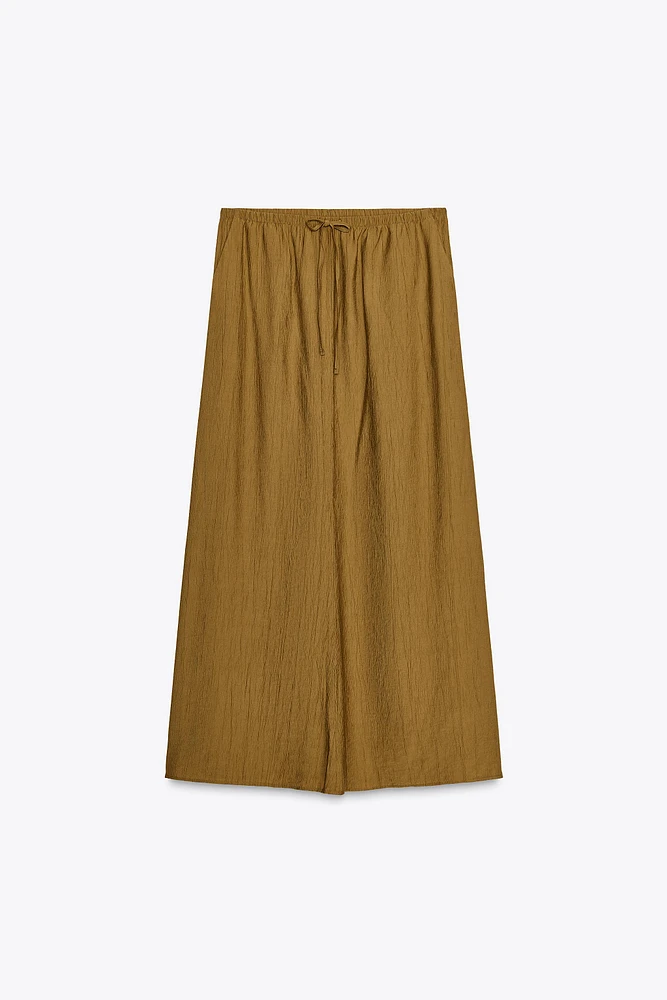 WRINKLED EFFECT MIDI SKIRT