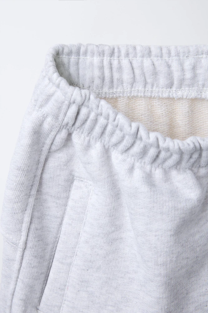 LABEL SWEATSHIRT AND JOGGER SET