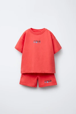 T-SHIRT AND BERMUDA SHORTS SET WITH TEXT PRINT