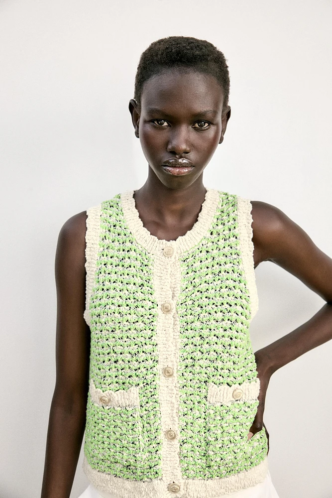 TOP EN MAILLE TEXTURÉE